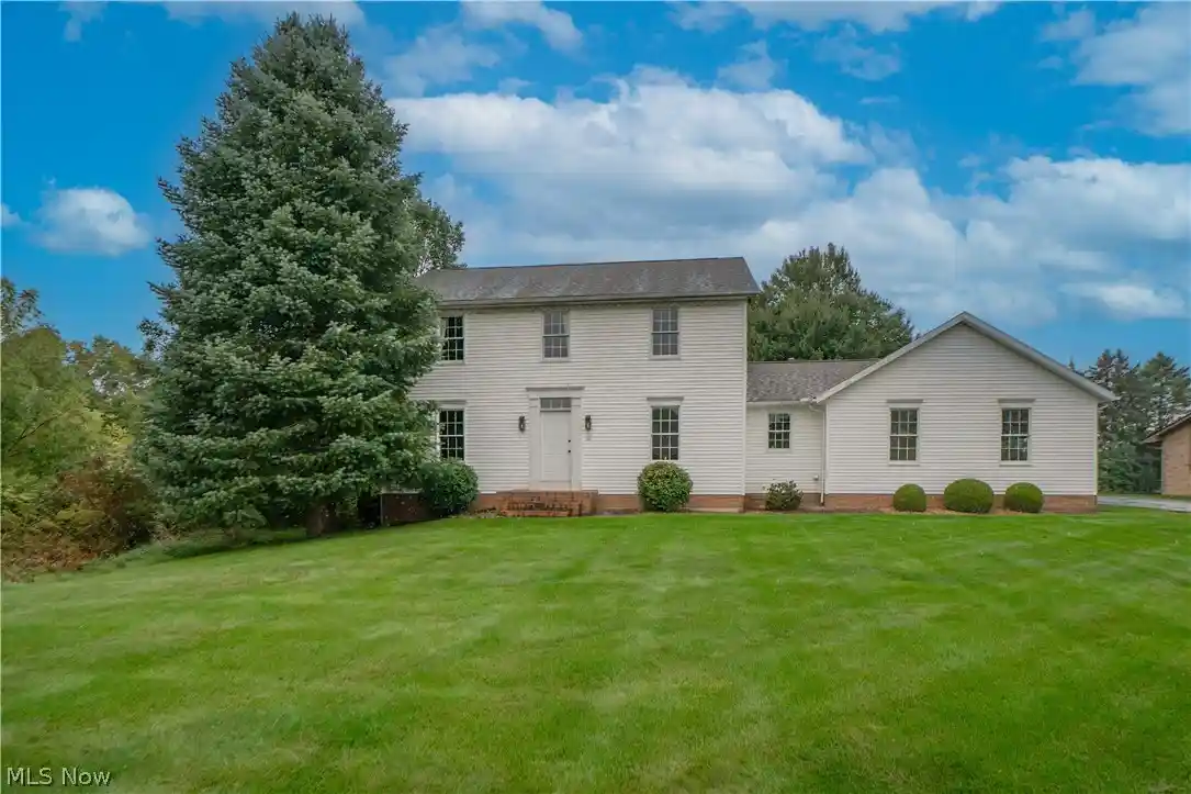 Single family home for sale at 8019 Blendwood Ave NE, Canton, OH 44721 | MLS# 5249273
