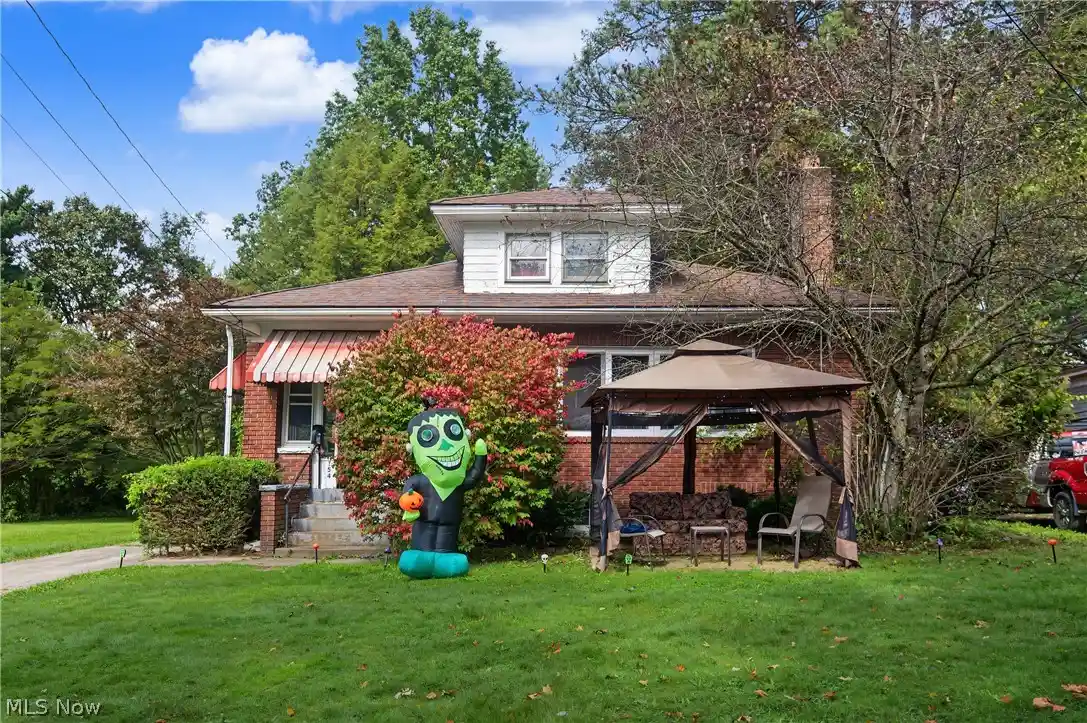 Photo 1 of Multi family home for sale at 154 Hollywood Ave, Youngstown, OH 44512 | MLS# 5249010 | Listing updated on 2026-10-16