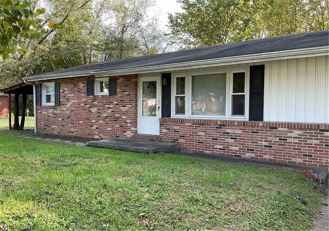 Photo 1 of Single family home for sale at 119 Circle Dr, Ravenswood, WV 26164 | MLS# 5250747 | Listing updated on 2026-10-06