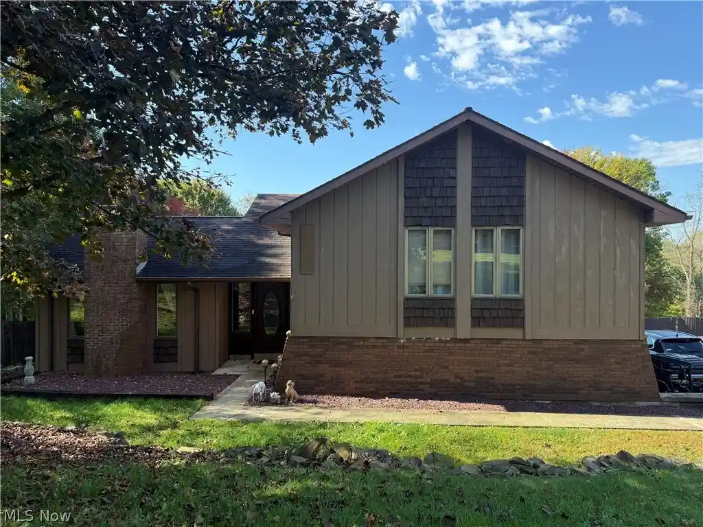Photo 1 of Single family home for sale at 1460 Homestead Dr, East Liverpool, OH 43920 | MLS# 5250795 | Listing updated on 2026-10-27