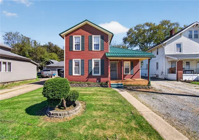 Single family home for sale at 922 1st Street NE, Massillon, OH 44646 | MLS# 5250507