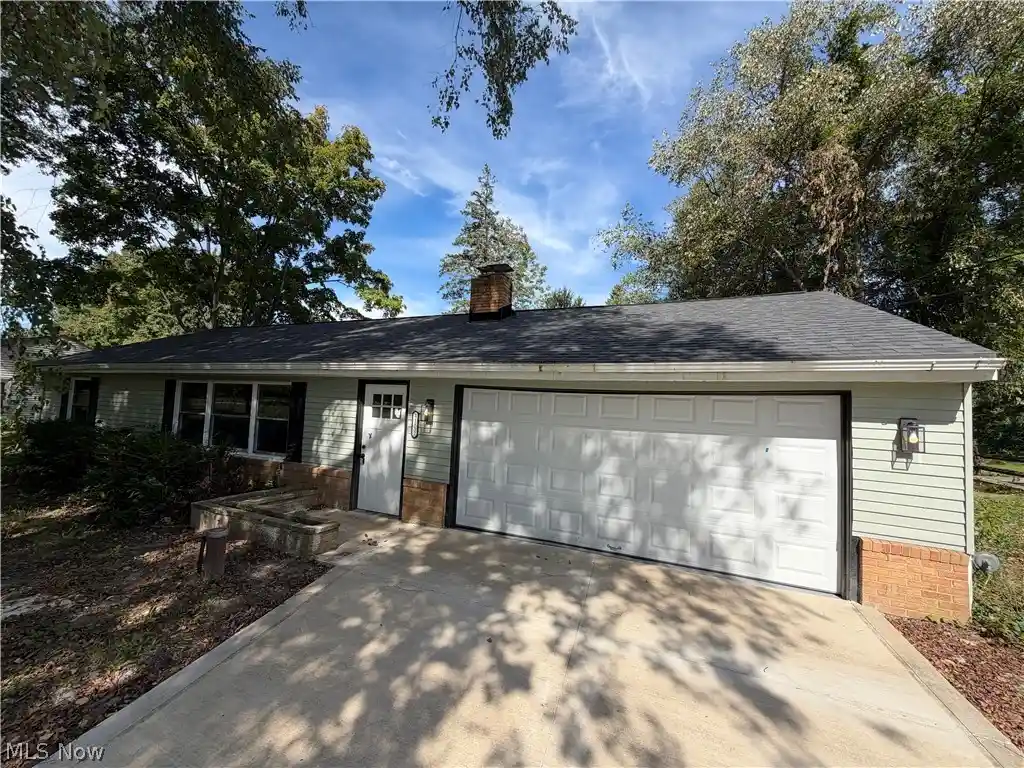 Photo 1 of Single family home for sale at 11832 Joy Acres Ln, Chardon, OH 44024 | MLS# 5250825 | Listing updated on 2026-10-12