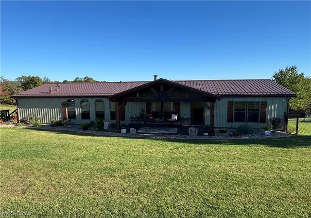 Photo 1 of Single family home for sale at 2600 Vickers Rd, Marietta, OH 45750 | MLS# 5250830 | Listing updated on 2026-10-09