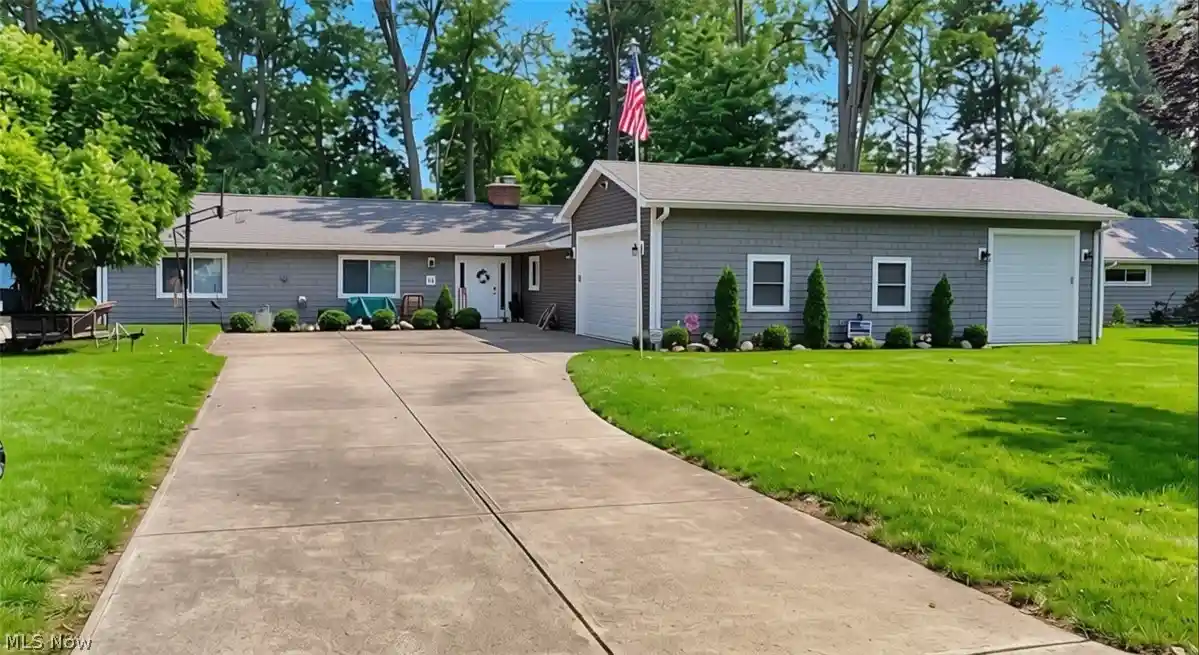 Single family home for sale at 16 Keewaydin Dr, Eastlake, OH 44095 | MLS# 5250765