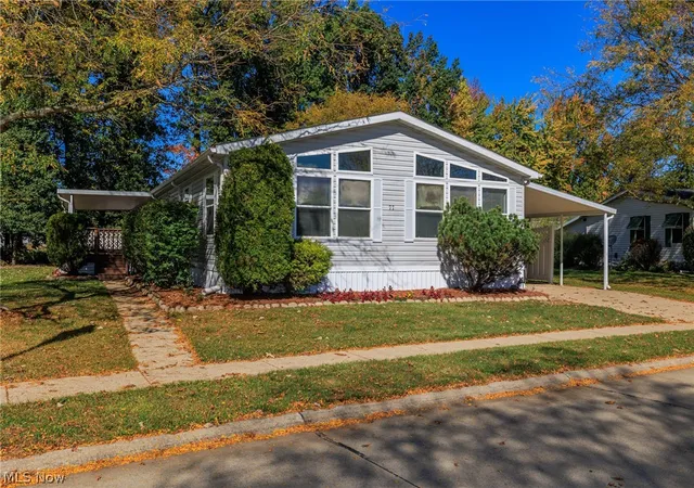 Photo 2 of Single family home for sale at 77 Periwinkle Dr, Olmsted Twp, OH 44138 | MLS# 5231577 | Listing updated on 2026-10-07