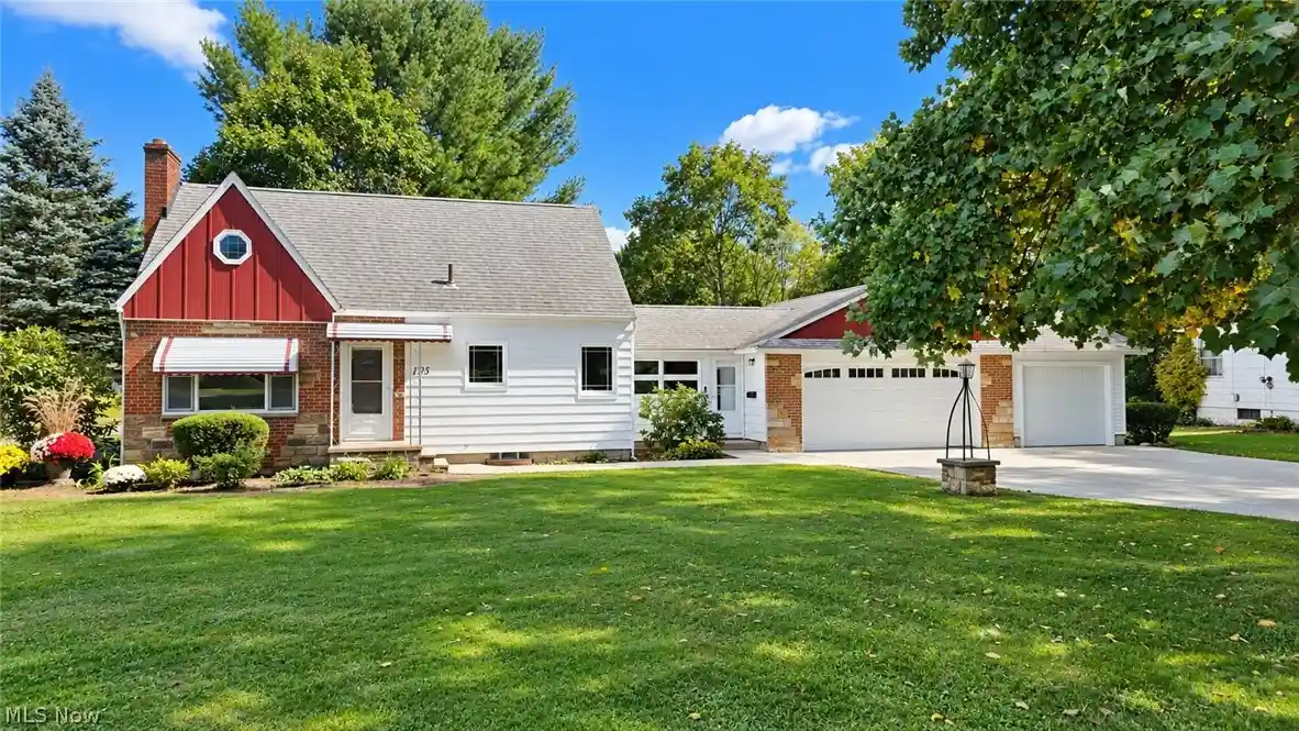 Single family home for sale at 105 Hale St, Mogadore, OH 44260 | MLS# 5250907