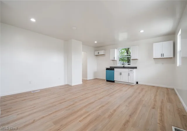 Listing Photo 1 - Condo for sale in building located at 3114 Vega Ave, Cleveland, OH 44113