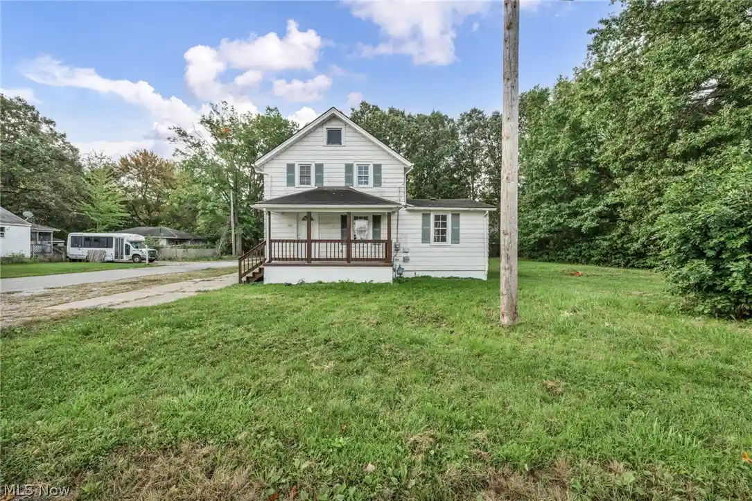 Photo 1 of Single family home for sale at 920 E 39th Street, Lorain, OH 44055 | MLS# 5249800 | Listing updated on 2026-10-19