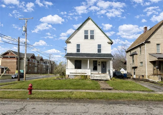 Photo 1 of Single family home for sale at 202 Prospect St, Girard, OH 44420 | MLS# 5250636 | Listing updated on 2026-10-06