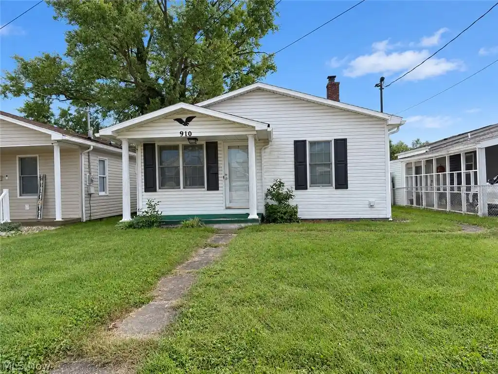 Single family home for sale at 910 18th Street, Vienna, WV 26105 | MLS# 5250865