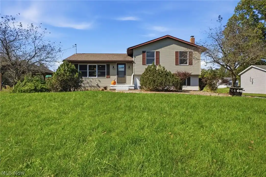 Photo 1 of Single family home for sale at 2235 Mcclintocksburg Rd, Deerfield, OH 44411 | MLS# 5250896 | Listing updated on 2026-10-20
