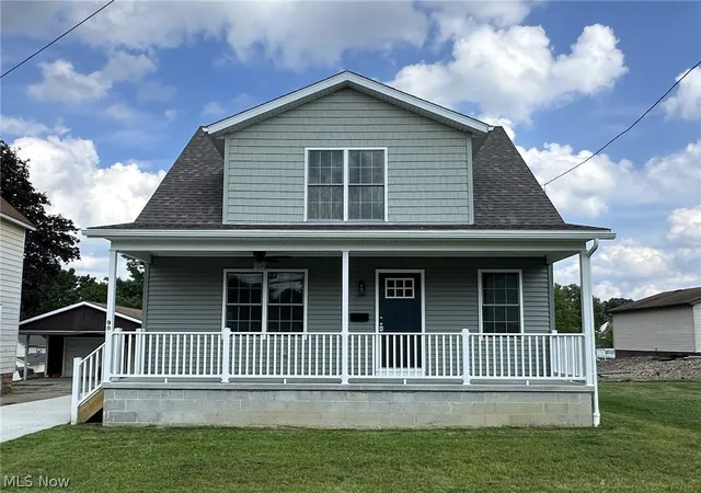 Photo 1 of Single family home for sale at 90 Center St, Struthers, OH 44471 | MLS# 5222340 | Listing updated on 2026-10-06