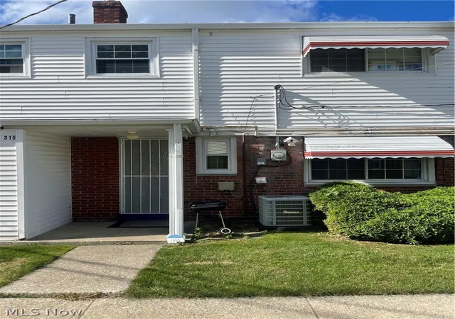 Listing Photo 2 - Condo for sale in building located at 315 Buckner Dr, Euclid, OH 44123 - Unit #170