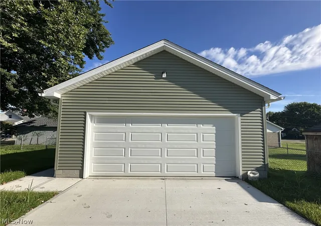 Photo 3 of Sale Pending at 16 E Haywood Ave, Struthers, OH 44471 | MLS# 5221756 | Listing updated on 2026-10-07
