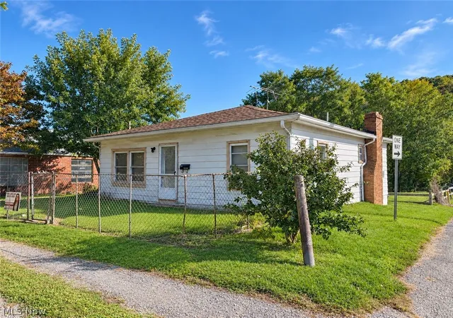 Photo 1 of Sale Pending at 220 S Nelson Ave, Lisbon, OH 44432 | MLS# 5250983 | Listing updated on 2026-10-08