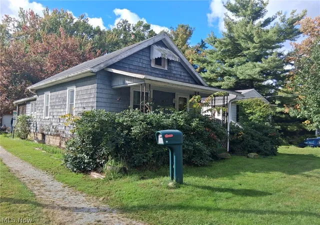 Photo 1 of Single family home for sale at 315 E Walnut St, Wadsworth, OH 44281 | MLS# 5250990 | Listing updated on 2026-10-06
