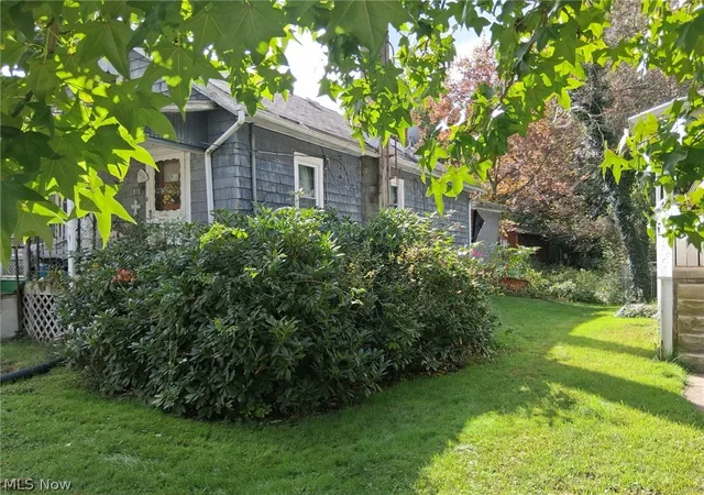 Photo 2 of Single family home for sale at 315 E Walnut St, Wadsworth, OH 44281 | MLS# 5250990 | Listing updated on 2026-10-06