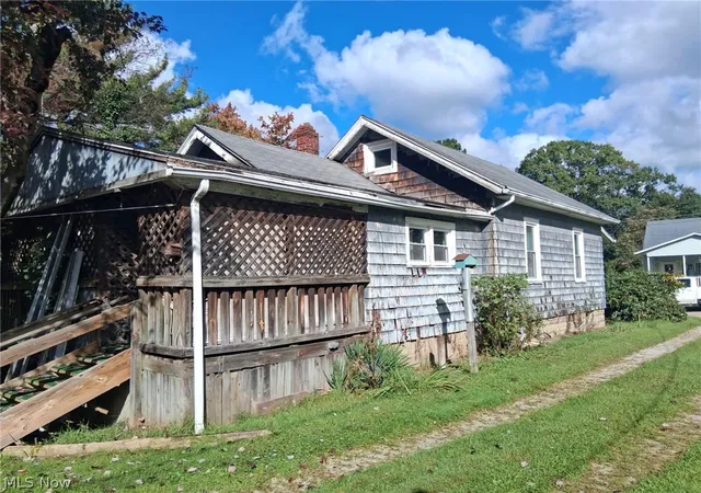 Photo 3 of Single family home for sale at 315 E Walnut St, Wadsworth, OH 44281 | MLS# 5250990 | Listing updated on 2026-10-06