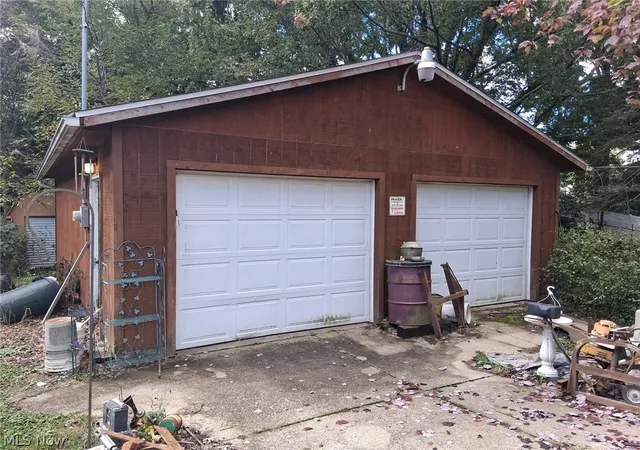Single family home for sale at 315 E Walnut St, Wadsworth, OH 44281 | MLS# 5250990 | Listing updated on 2026-10-06