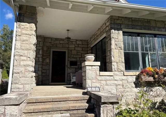 Photo 2 of Single family home for sale at 300 E College St, Oberlin, OH 44074 | MLS# 5250772 | Listing updated on 2026-10-06