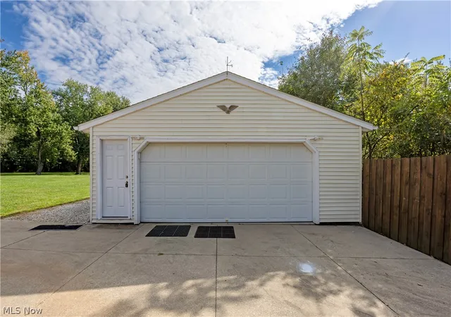 Single family home for sale at 9975 Silvercreek Rd, Wadsworth, OH 44281 | MLS# 5251011 | Listing updated on 2026-10-06