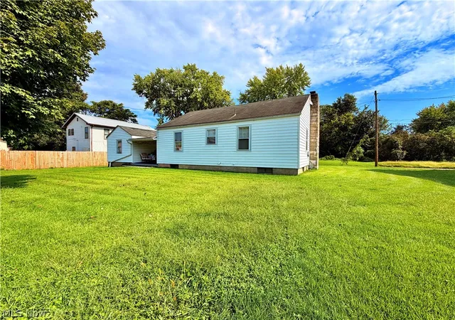 Photo 2 of Single family home for sale at 615 Lambert St, Belpre, OH 45714 | MLS# 5250557 | Listing updated on 2026-10-06
