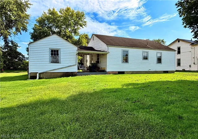 Photo 3 of Single family home for sale at 615 Lambert St, Belpre, OH 45714 | MLS# 5250557 | Listing updated on 2026-10-06