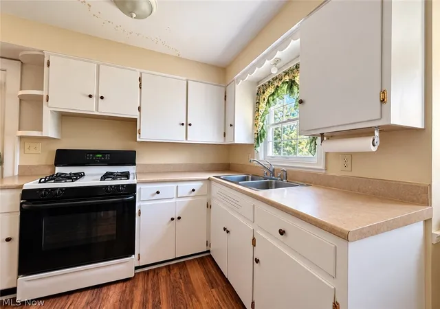 Photo 3 of Single family home for sale at 615 Lambert St, Belpre, OH 45714 | MLS# 5250557 | Listing updated on 2026-10-06