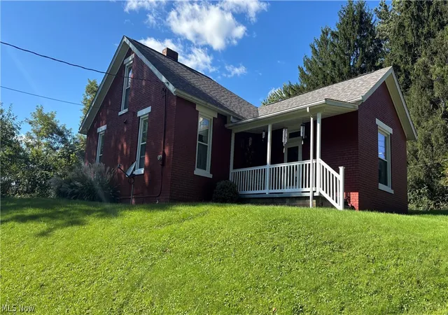 Photo 1 of Single family home for sale at 1371 Mitchell Ave, Zanesville, OH 43701 | MLS# 5250969 | Listing updated on 2026-10-07