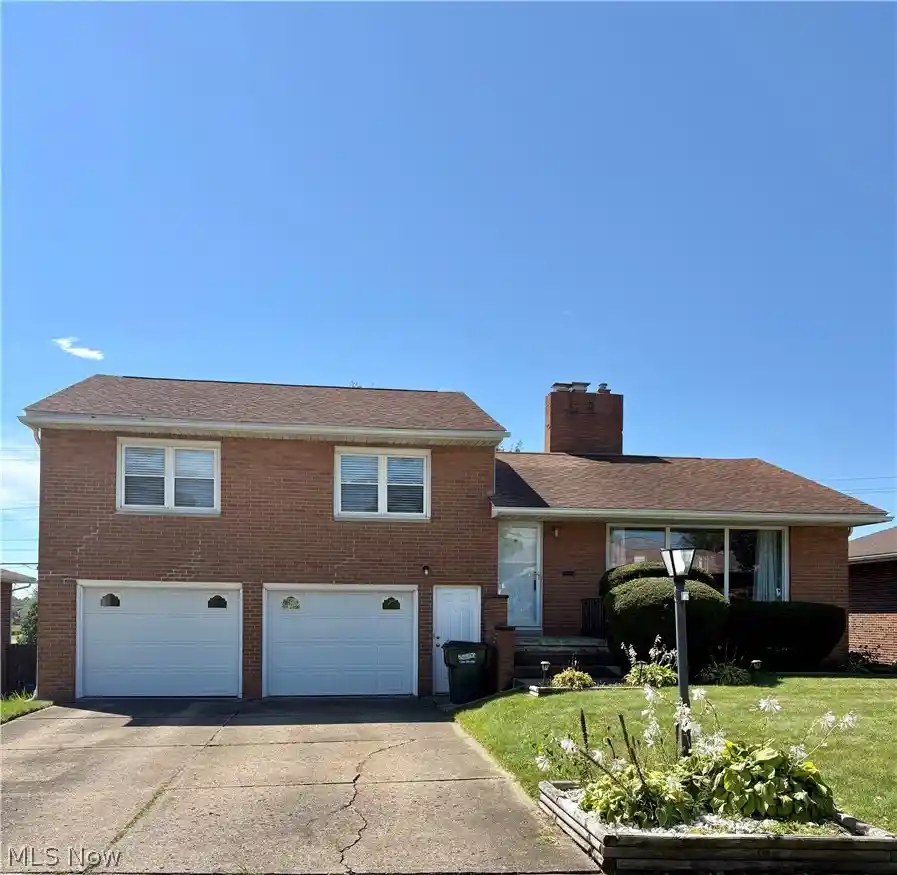 Single family home for sale at 1407 W Valentine Cir NW, Canton, OH 44708 | MLS# 5251149