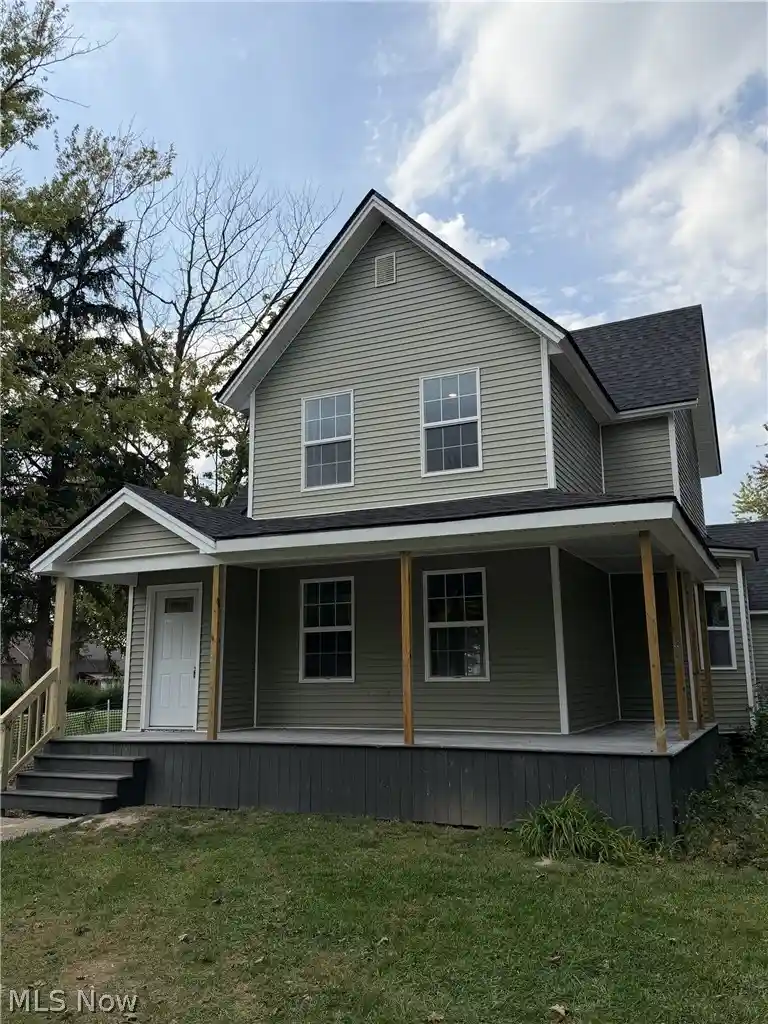 Photo 1 of Sale Pending at 2912 W Erie Ave, Lorain, OH 44053 | MLS# 5251160 | Listing updated on 2026-10-24