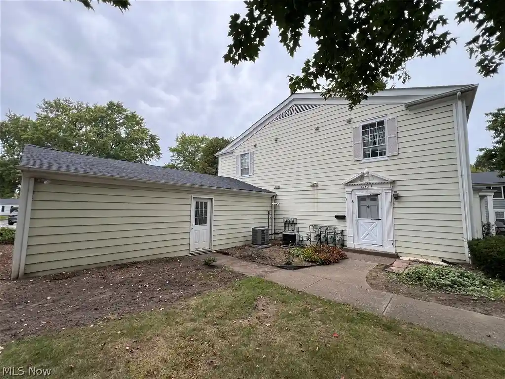 Listing Photo 1 - Condo for sale in 7282 Trotter Ln located at 7282 Trotter Ln, Mentor, OH 44060 - Unit #7B