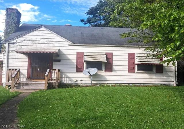 Photo 1 of Single family home for sale at 480 W Hylda Ave, Youngstown, OH 44511 | MLS# 5251143 | Listing updated on 2026-10-07