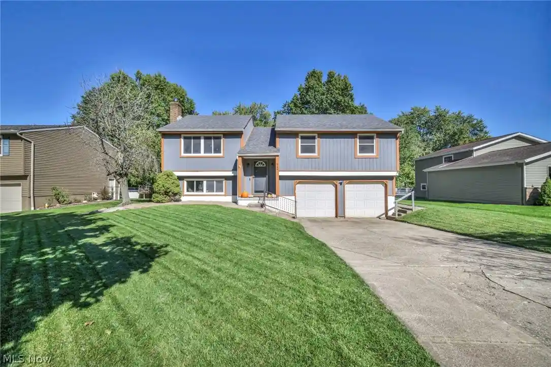 Photo 1 of Sale Pending at 912 Wimbleton Dr, Medina, OH 44256 | MLS# 5250426 | Listing updated on 2026-10-29