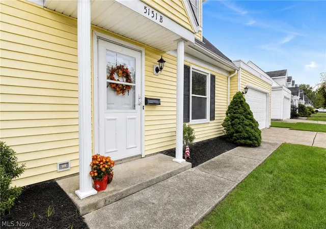 Listing Photo 5 - Condo for sale in building located at 5151 Liberty Ln, Willoughby, OH 44094 - Unit #B