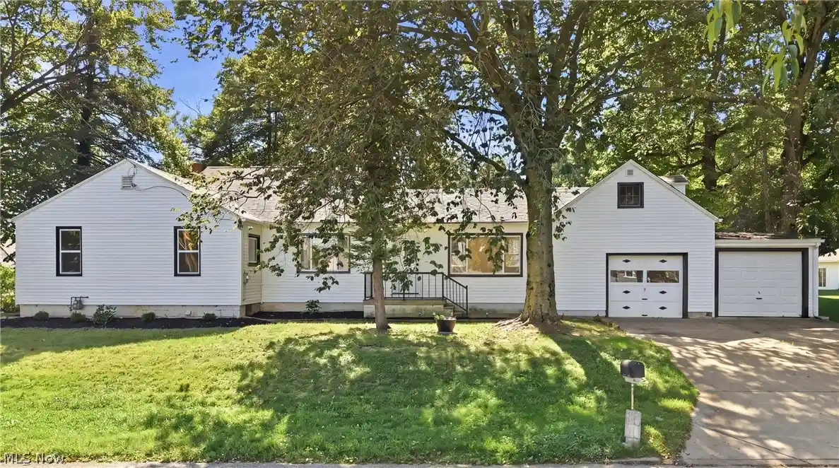 Single family home for sale at 3905 Elmwood Ave, Youngstown, OH 44515 | MLS# 5249584