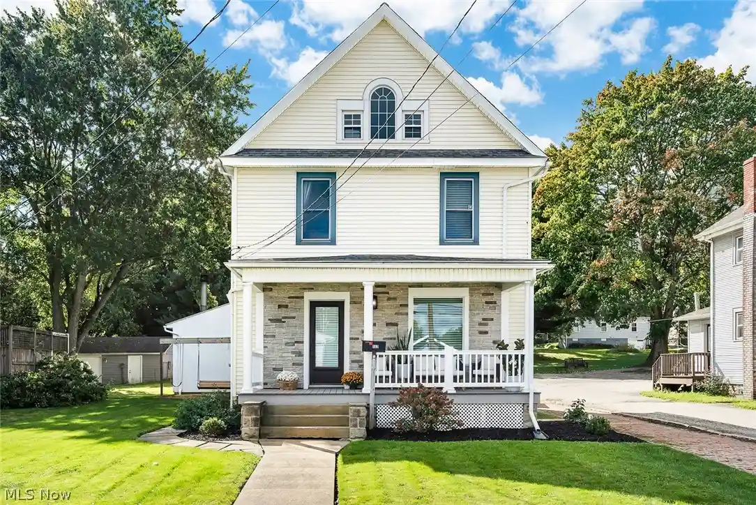 Photo 1 of Sale Pending at 963 W State St, Salem, OH 44460 | MLS# 5250448 | Listing updated on 2026-10-13