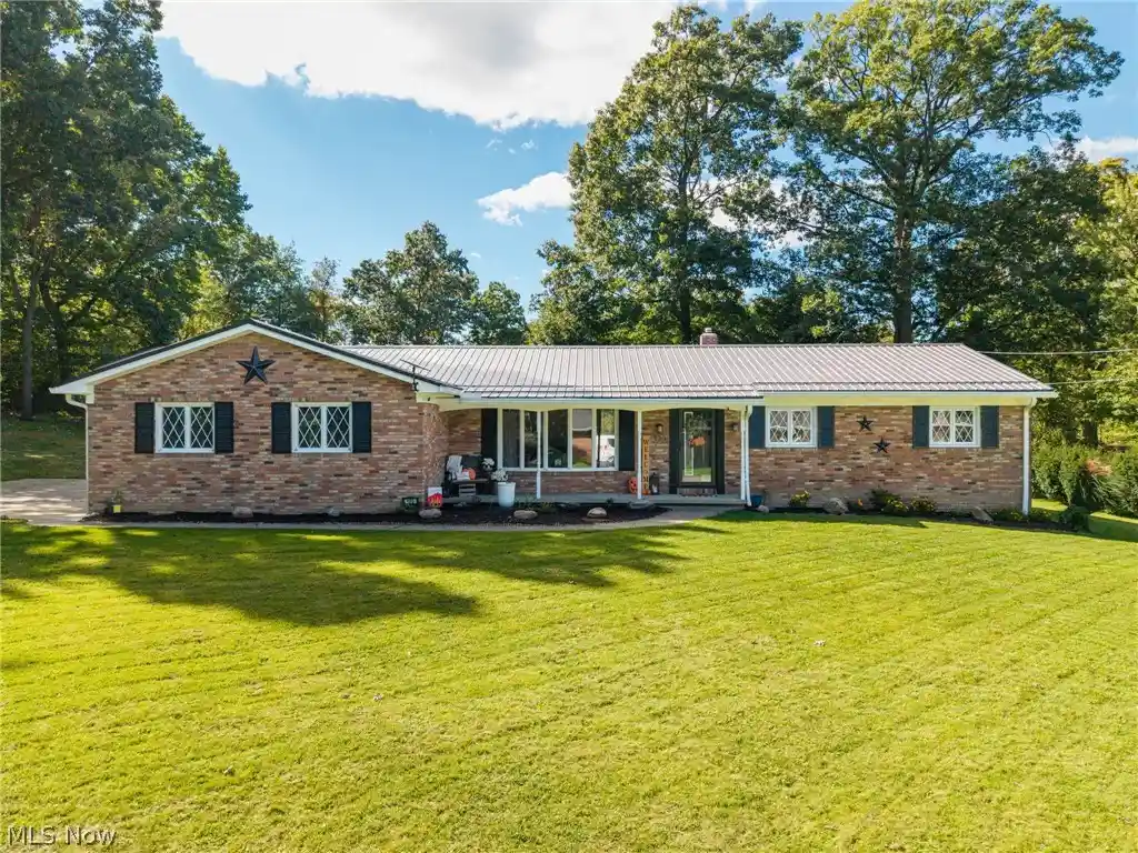 Photo 1 of Single family home for sale at 130 E Wellock Dr, Coventry Township, OH 44319 | MLS# 5250987 | Listing updated on 2026-10-12