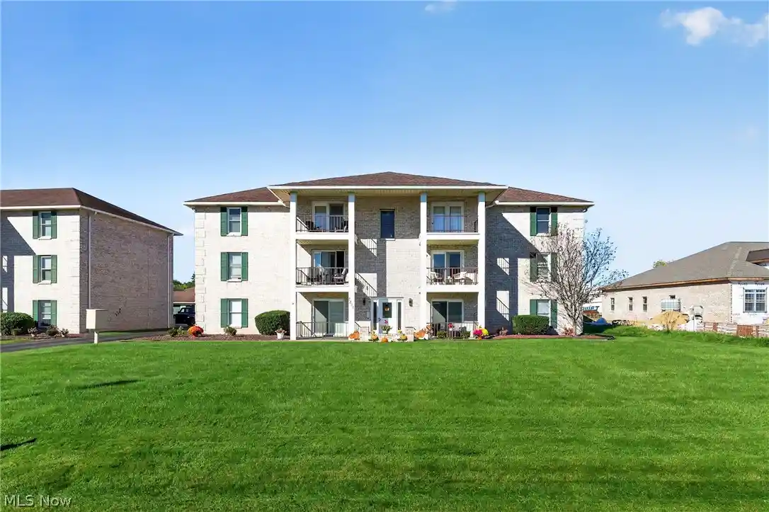 Photo 1 of Sale Pending at 7350 Eisenhower Dr #4, Youngstown, OH 44512 | MLS# 5250804 | Listing updated on 2026-10-17