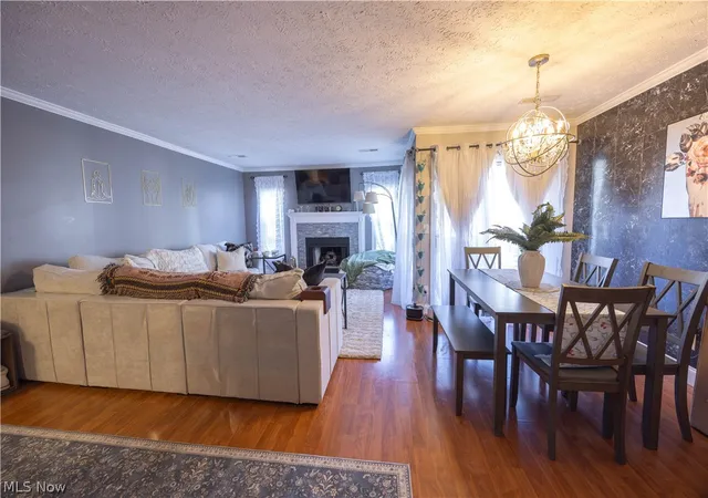 Listing Photo 2 - Condo for sale in building located at 1328 Cedarwood Dr, Westlake, OH 44145 - Unit #D2
