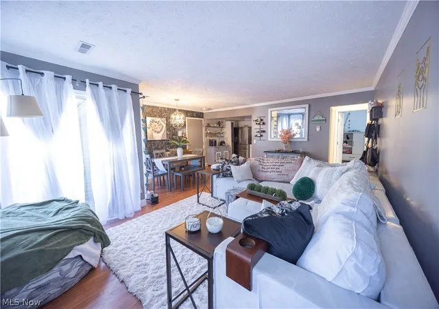 Listing Photo 4 - Condo for sale in building located at 1328 Cedarwood Dr, Westlake, OH 44145 - Unit #D2