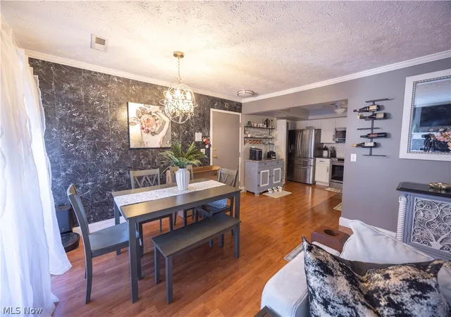Listing Photo 5 - Condo for sale in building located at 1328 Cedarwood Dr, Westlake, OH 44145 - Unit #D2