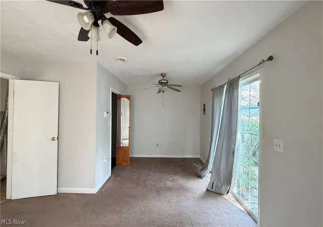 Photo 2 of Single family home for sale at 122 Fairlawn Ave, Elyria, OH 44035 | MLS# 5251323 | Listing updated on 2026-10-07