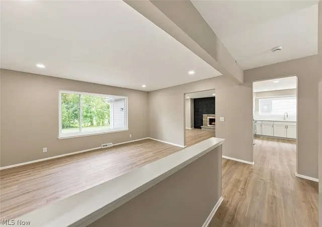 Photo 3 of Single family home for sale at 270 Michigan Ave, Elyria, OH 44035 | MLS# 5251248 | Listing updated on 2026-10-08