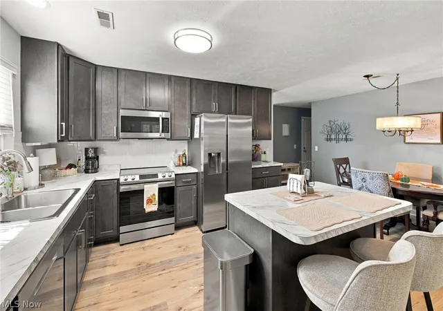 Listing Photo 4 - Condo for sale in building located at 208 Lavender Ln, Madison, OH 44057