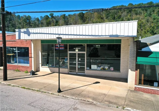 Photo 2 of Single family home for sale at 346 Main St, Grantsville, WV 26147 | MLS# 5251215 | Listing updated on 2026-10-08