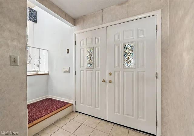 Photo 3 of Single family home for sale at 1833 Aldersgate Dr, Cleveland, OH 44124 | MLS# 5251238 | Listing updated on 2026-10-08