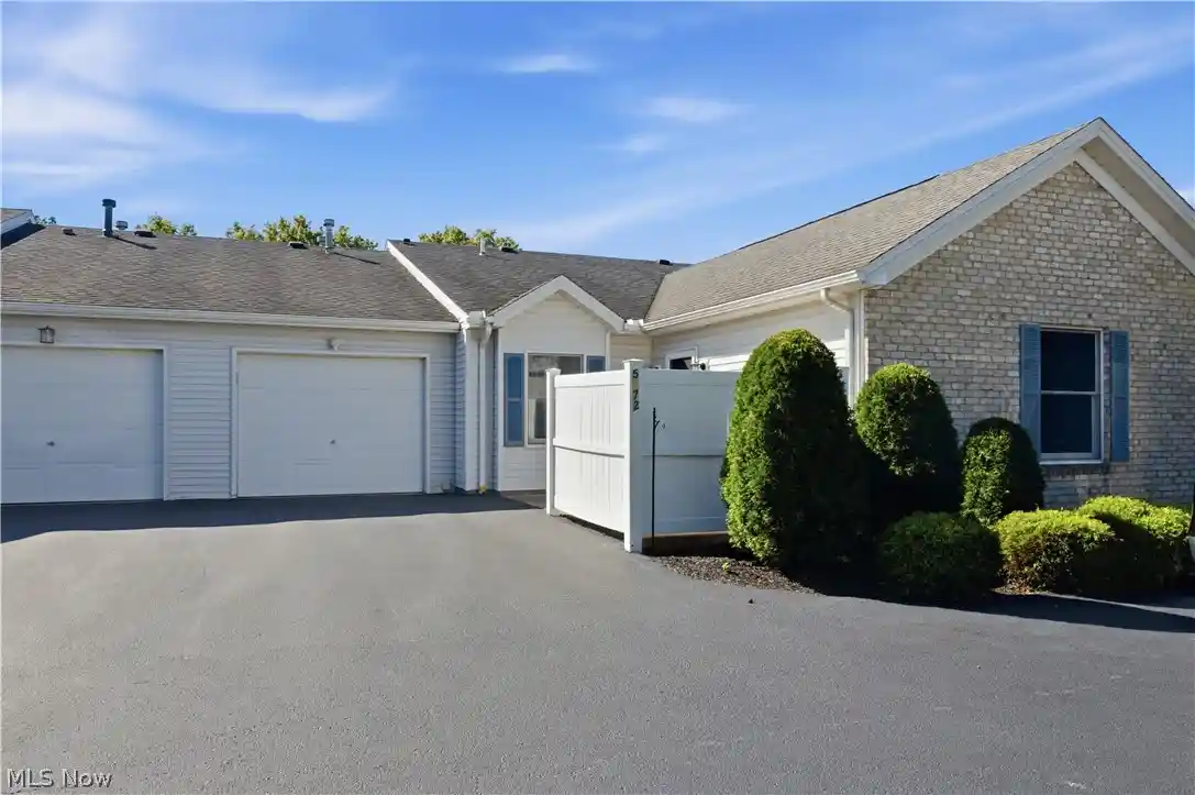Condo for sale at 5972 Callaway Cir, Youngstown, OH 44515 | MLS# 5251185