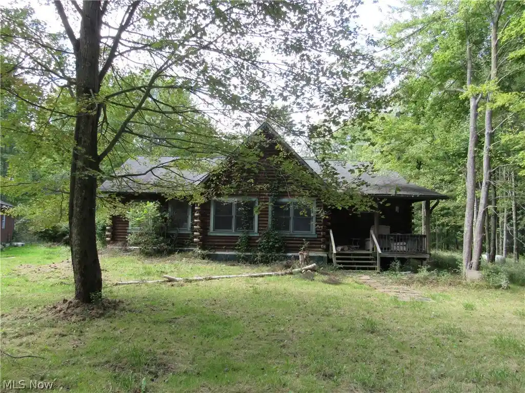 Photo 1 of Sale Pending at 5575 Center Rd, Conneaut, OH 44030 | MLS# 5251509 | Listing updated on 2026-10-27