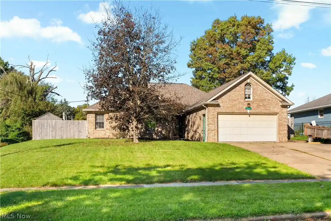 Photo 1 of Single family home for sale at 1880 Cloveridge Dr, Orrville, OH 44667 | MLS# 5246594 | Listing updated on 2026-10-28